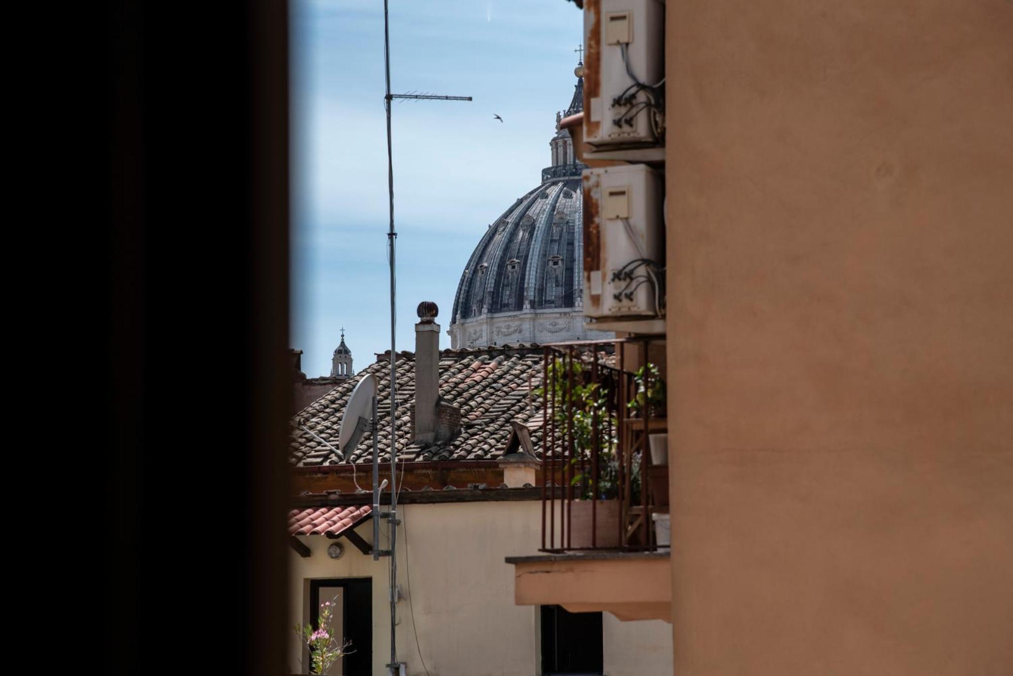 Vatican Boutique Apartment With St Peters Dome View Рим Екстериор снимка